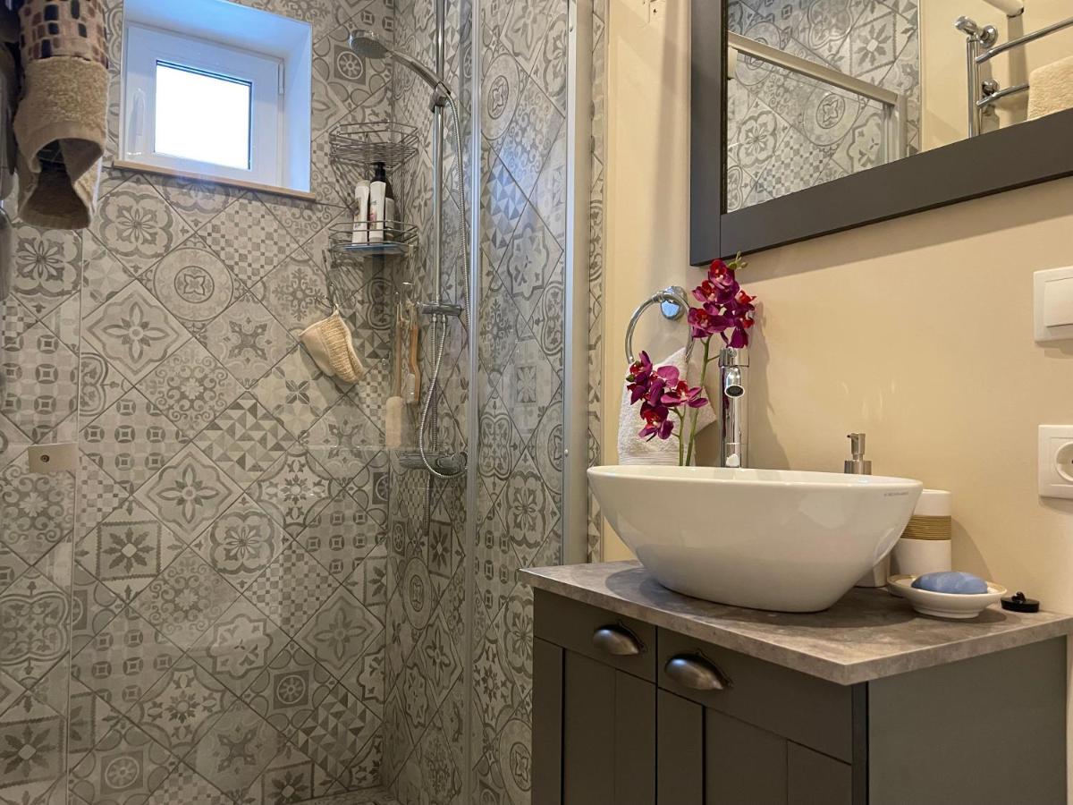 Pristine 1Br Apt In City Center W/ Patio And Parking Ρίγα Εξωτερικό φωτογραφία